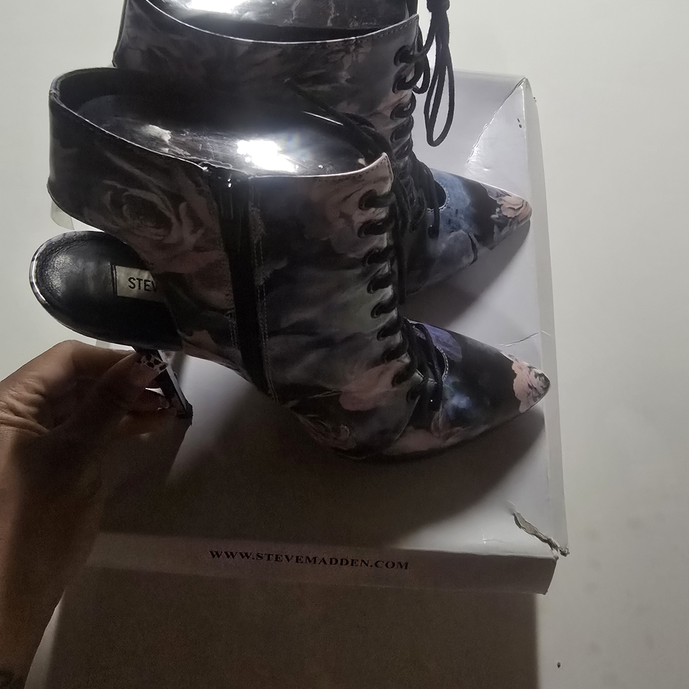 Steve Madden Women's Floral Ankle Boots - Black and Pink